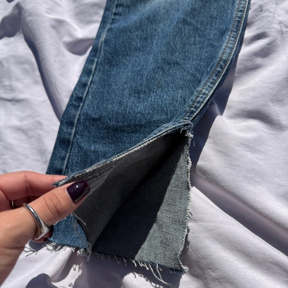 Zara Relaxed Straight Leg Jeans w/ Raw Hem & Inner Ankle Slit – Size 6 - Picture 6 of 6